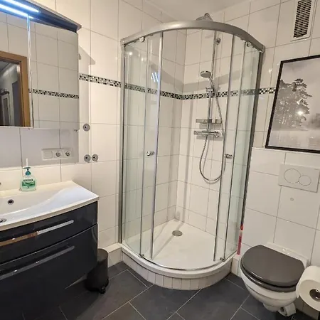 Bis Zu 6 Personen, Bahnhofs- & Zentrumsnah, Suedheide, Netflix Und Ps4 Apartment Celle