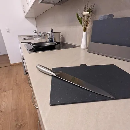 Bis Zu 6 Personen, Bahnhofs- & Zentrumsnah, Suedheide, Netflix Und Ps4 * Celle