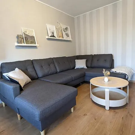 Bis Zu 6 Personen, Bahnhofs- & Zentrumsnah, Suedheide, Netflix Und Ps4 *