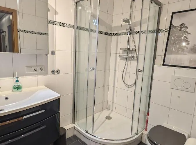 Bis Zu 6 Personen, Bahnhofs- & Zentrumsnah, Suedheide, Netflix Und Ps4 Apartment Celle